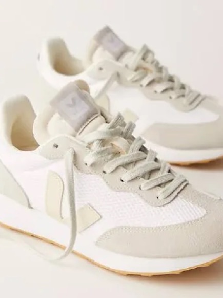 Veja Women’s White & Beige Retro Runner Sneakers